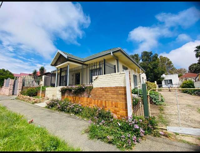 3 BEDROOM HOUSE FOR SALE IN REGENTS PARK